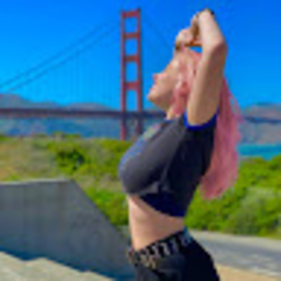 Meet your Posher, Alexis - Picture 1 of 1